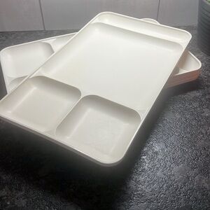 Set of 4 TUPPERWARE like new (may be) divided serving trays Kids elderly Camping